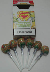 Cajetilla de Chupa Chups Cítricos y los 6 mini chupa chups que contiene