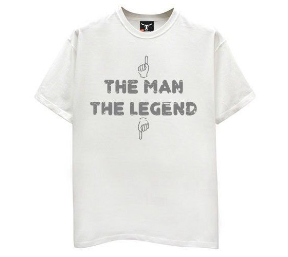 Camiseta con el texto: El hombre, la leyenda