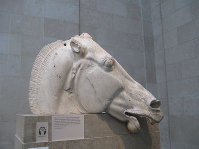 Un caballo robado del Partenon griego