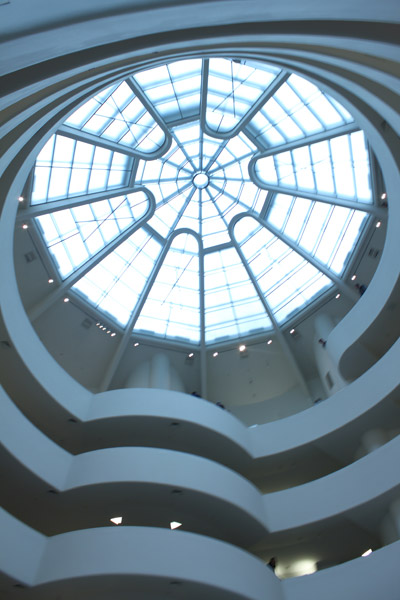 Otra vista del atrio interior del Museo Guggenheim New York