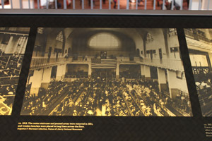Ellis Island, foto antigua de la sala de juicio