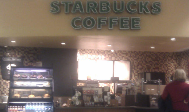 El Starbucks de la Terminal del aeropuerto, lo primero que vi
